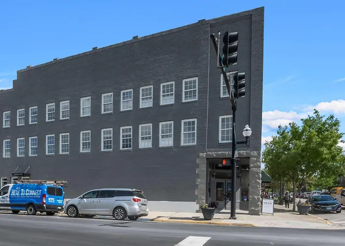 Discover Conway Trendy Downtown Loft