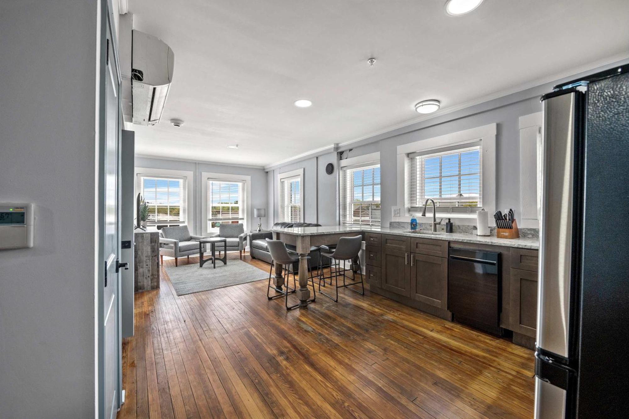 Discover Trendy Downtown Loft Appartement Conway